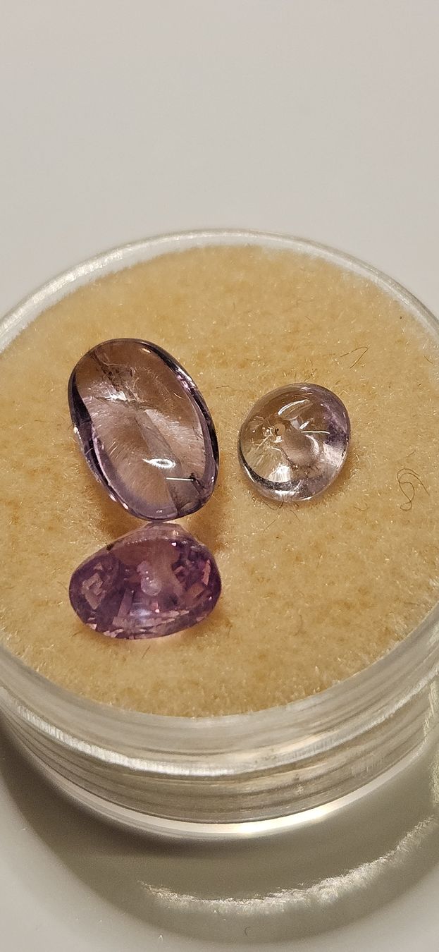 Pietre preziose: Amethyst 5.0ct. Weiss bis Violett 3Stk. – Nuovo e nell'imballaggio originale da Nürensdorf venduto da salibeer