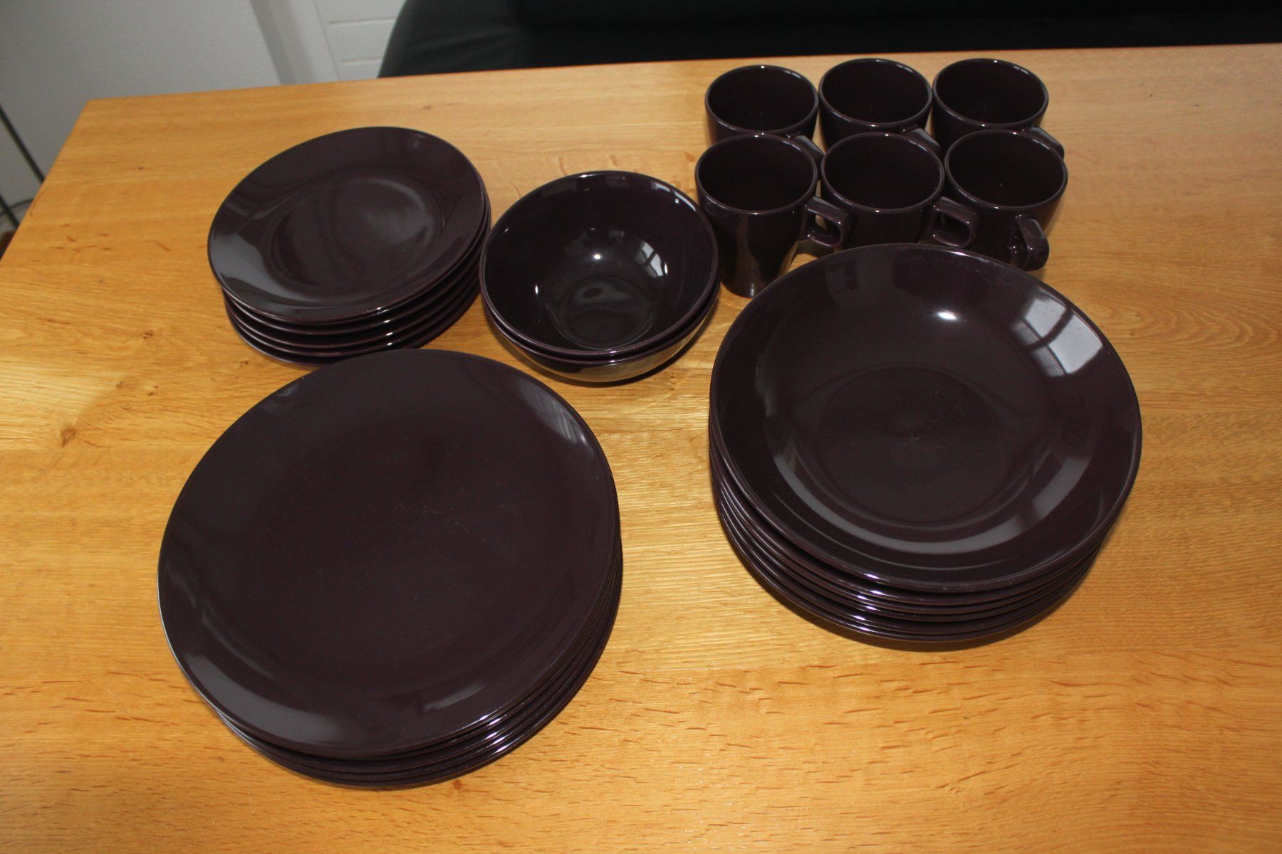 Ikea Set di piatti: Ikea - Geschirrset Violett 6 Personen – Usato da Russikon venduto da Gugus1970 1