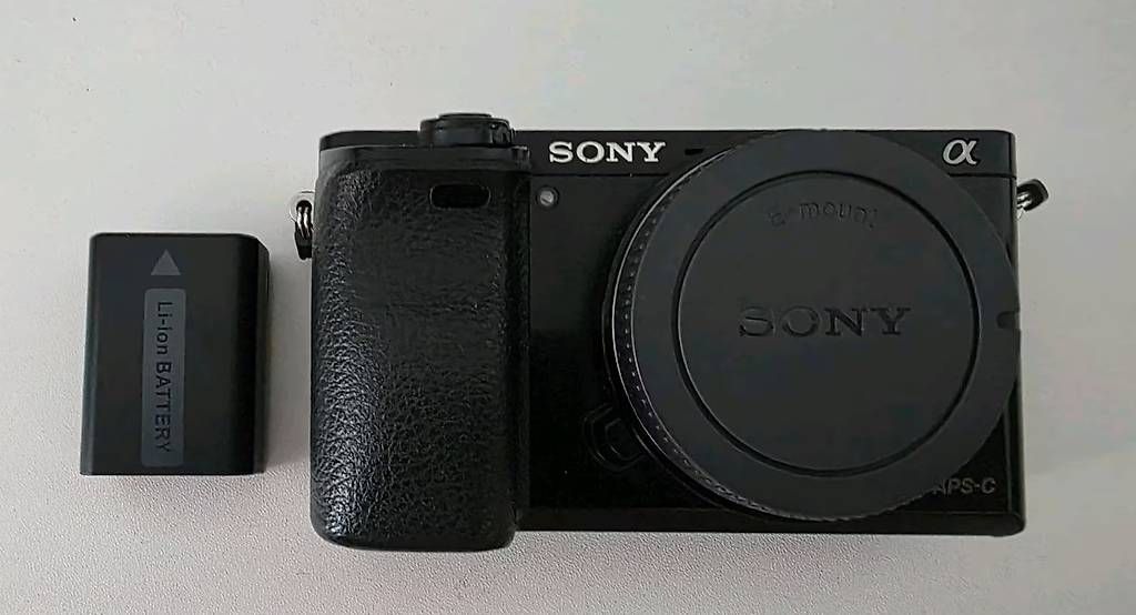 Sony Appareil photo: Sony Alpha 6000 a6000 Digital Kamera – D'occasion à St. Gallen par the_2vhr