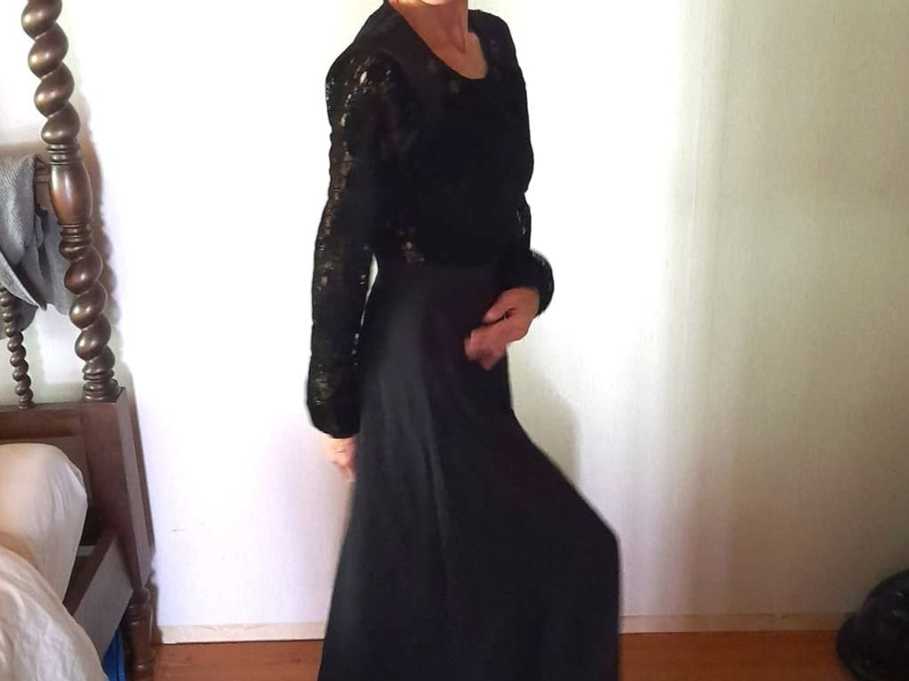 Vestiti: schmales Maxikleid . schwarz . mit Samt-Spitze . – Usato da Leuggelbach venduto da schmetterlings-fee 5