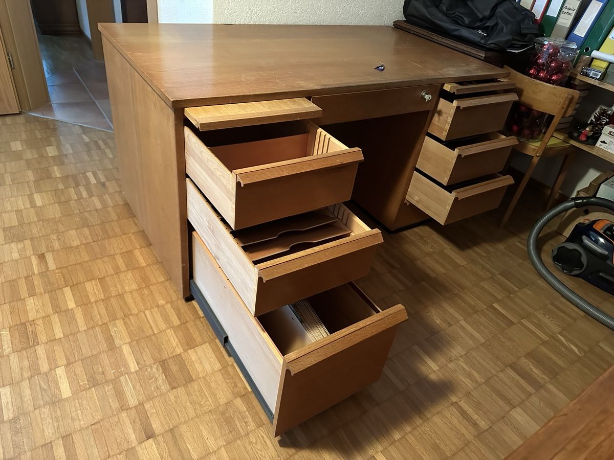 Scrivanie: Schreibtisch büro holz – Usato da Reinach AG venduto da rares75 1