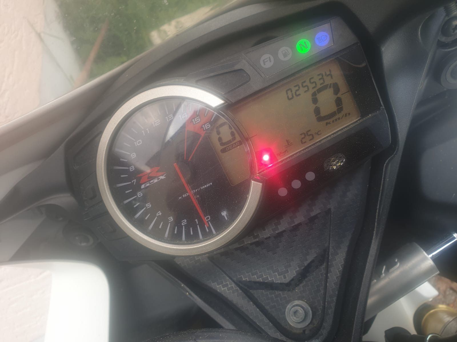 Suzuki Strada: Suzuki GSX R750 – Usato da Niederwangen BE venduto da Uno22Turbo 3