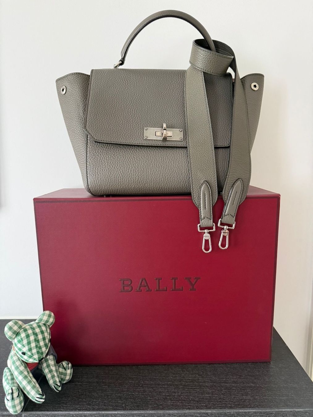 Bally Borse da donna: Bally Bag B-Turn Medium – Usato da Zürich venduto da Flow343