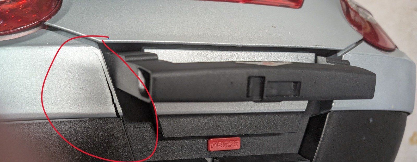 Givi Topcase: Givi Motorrad Top Case ab 1 CHF! – Nuovo (secondo la descrizione) da Wallisellen venduto da Bigthings 6