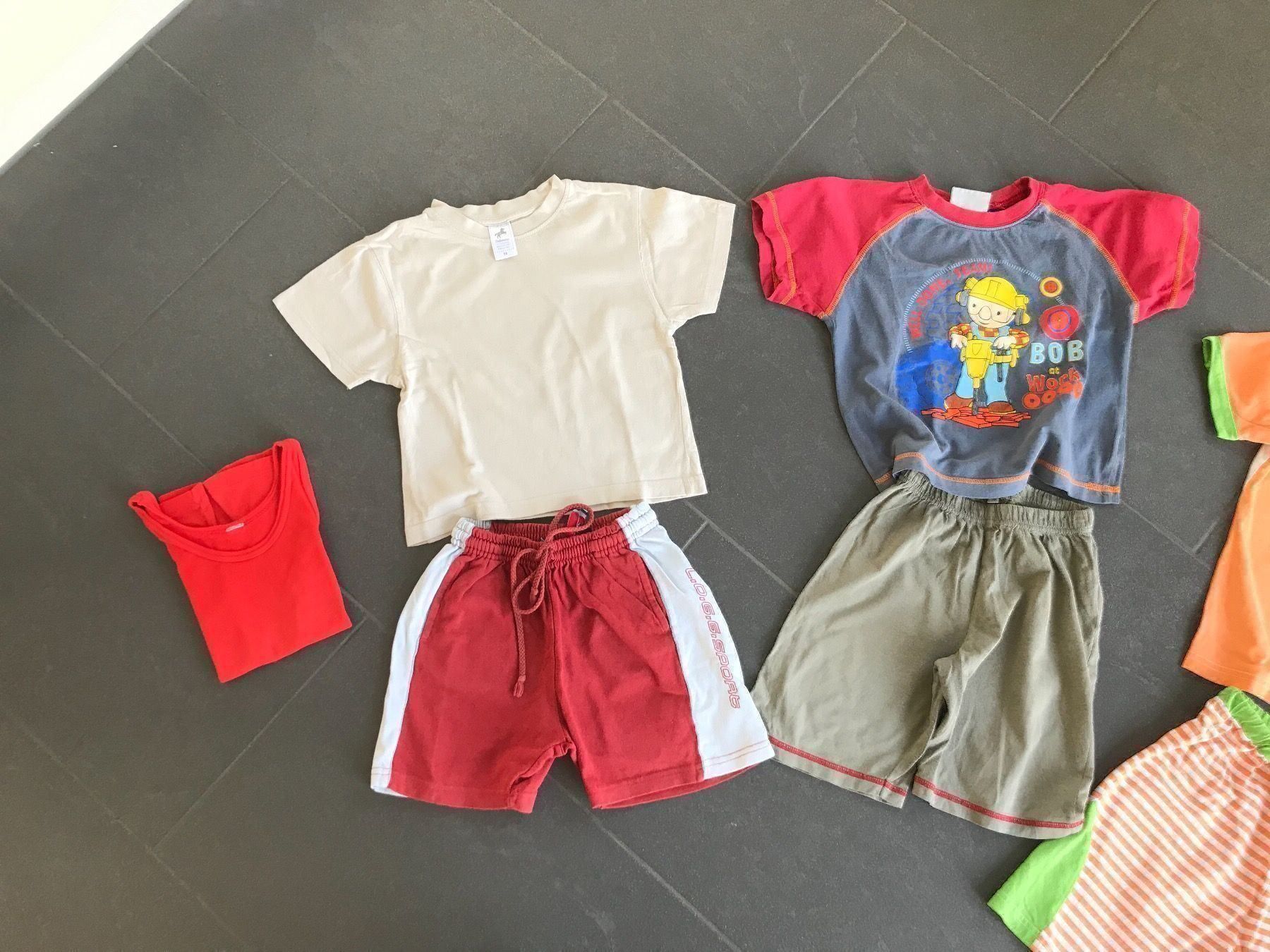 Kleiderpakete & -sets: Kleiderset Jungs Gr. 98 – Gebraucht aus Erlinsbach SO von Elso72 3