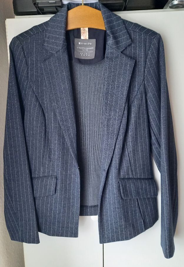 Giacche: Damen Jacke /Blazer – Usato da Ziegelbrücke venduto da Mysecret