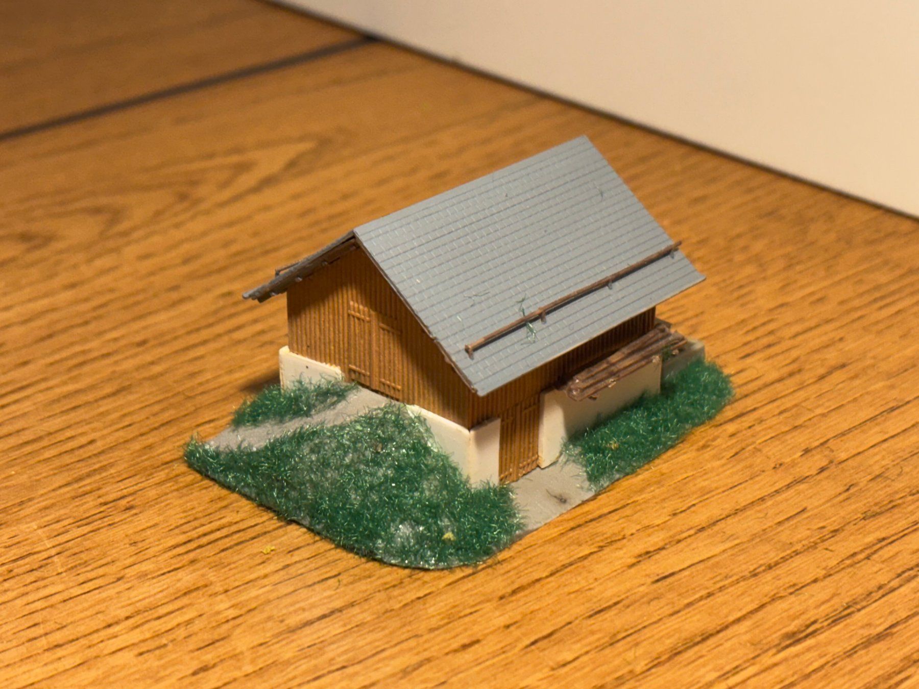 Modelleisenbahnen: G0780: Stall (Spur Z) – Gebraucht aus Birsfelden von Birs_25 2