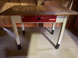Alter Küchentisch aus Holz
