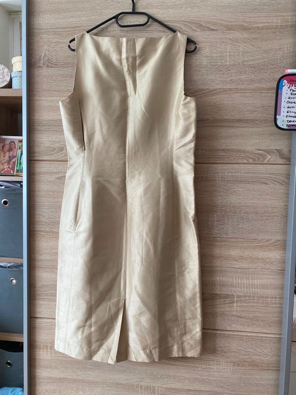 Robes: Robe beige doree – Neuf (Voir description) à Montreux par Izapechee 3