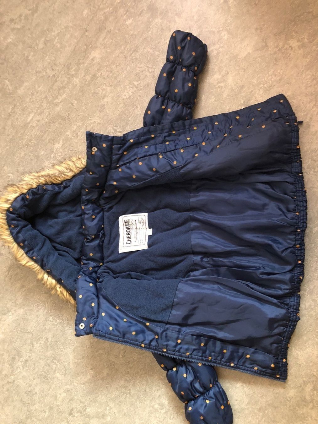 Giacche & Cappotti: Mädchen gefütterte Jacke mit Kapuze – Usato da Zürich venduto da Dita06 1