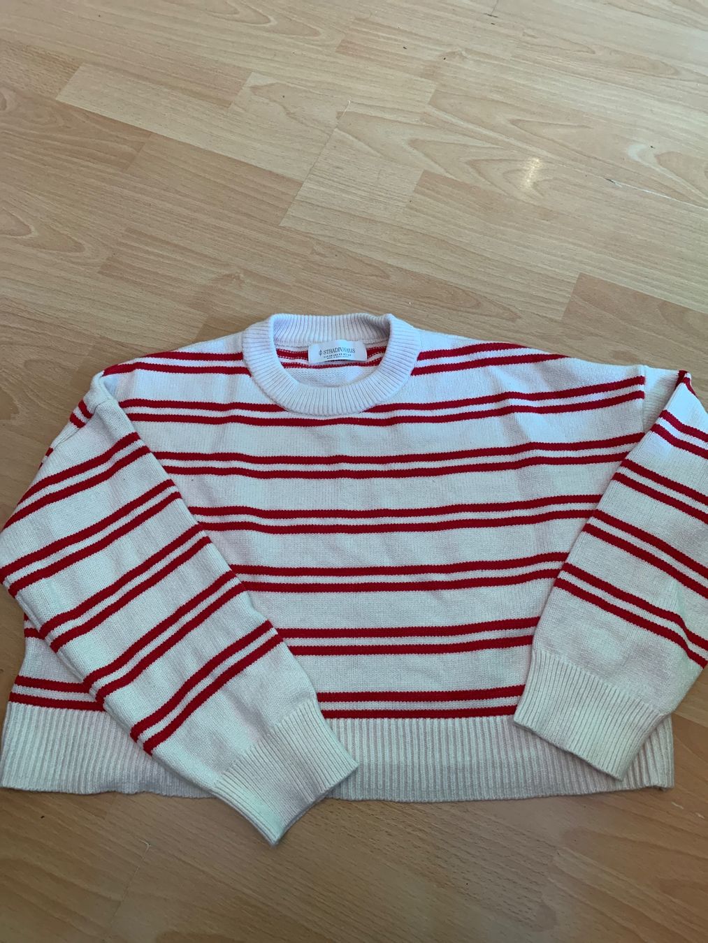 Stradivarius Tops: Joli pull Stradivarius taille xs – Gebraucht aus MEYRIN von Gwendo10