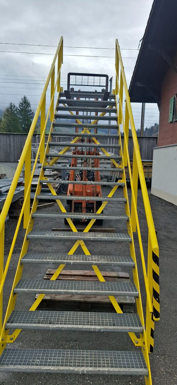 Treppen: Treppe gemäss Bild aber ohne Podest – Gebraucht aus Reichenbach i. K. von Wskorpion 1