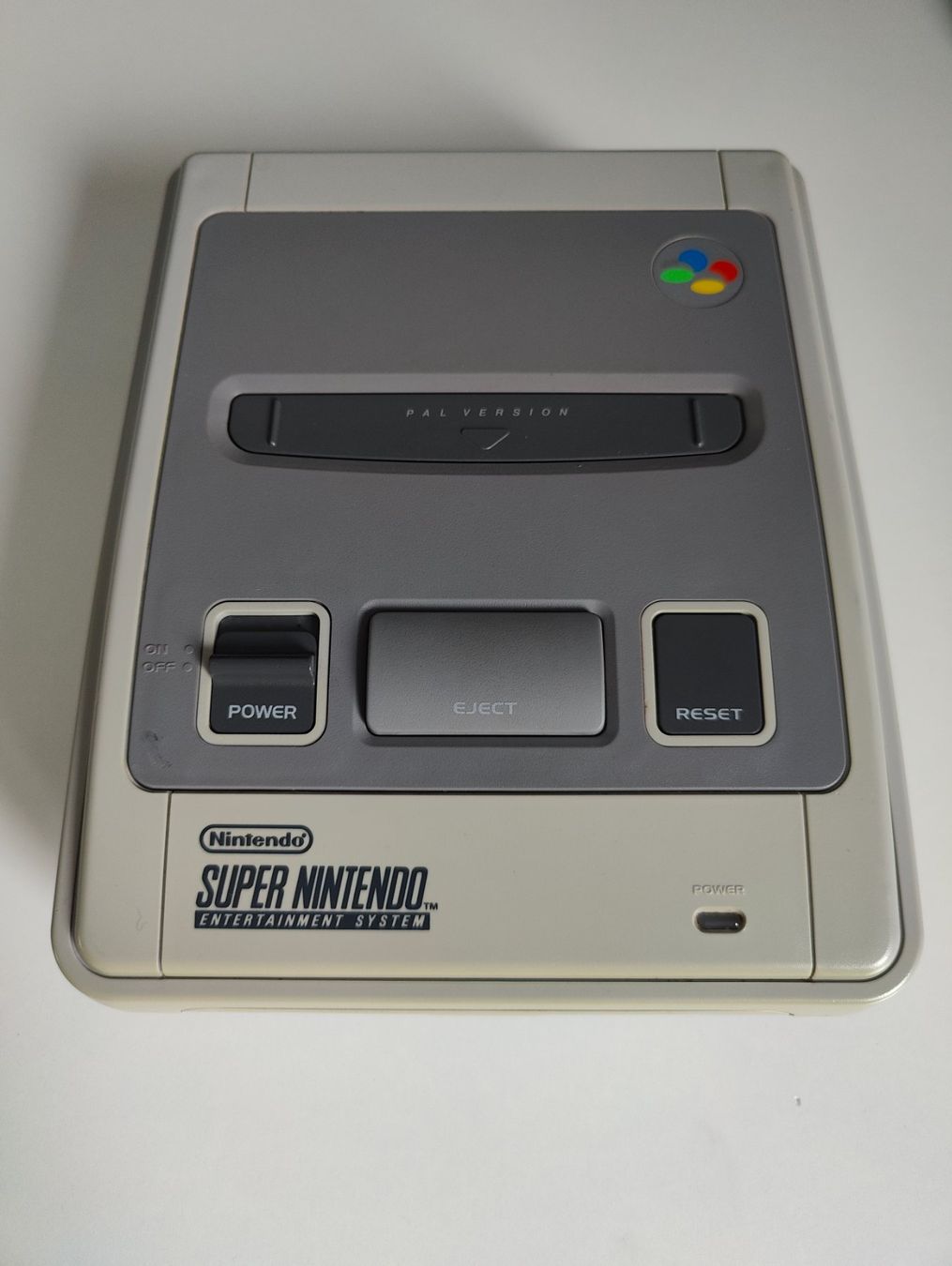 Nintendo Konsolen: Super Nintendo SNES Konsole + 2 Controller & Kabel PAL – Gebraucht aus Dintikon von Nightcom