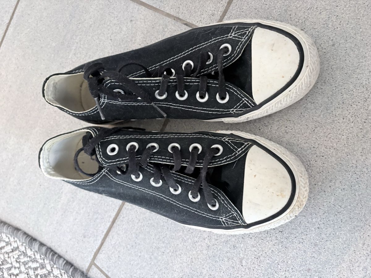 Converse Scarpe da uomo: Schwarze Converse All Stars Klassiker! – Usato da Jona venduto da linda8301