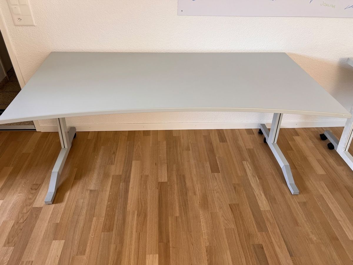 Scrivanie: 6x Schreibtisch Büro Elan – Usato da Safenwil venduto da melvoo 2