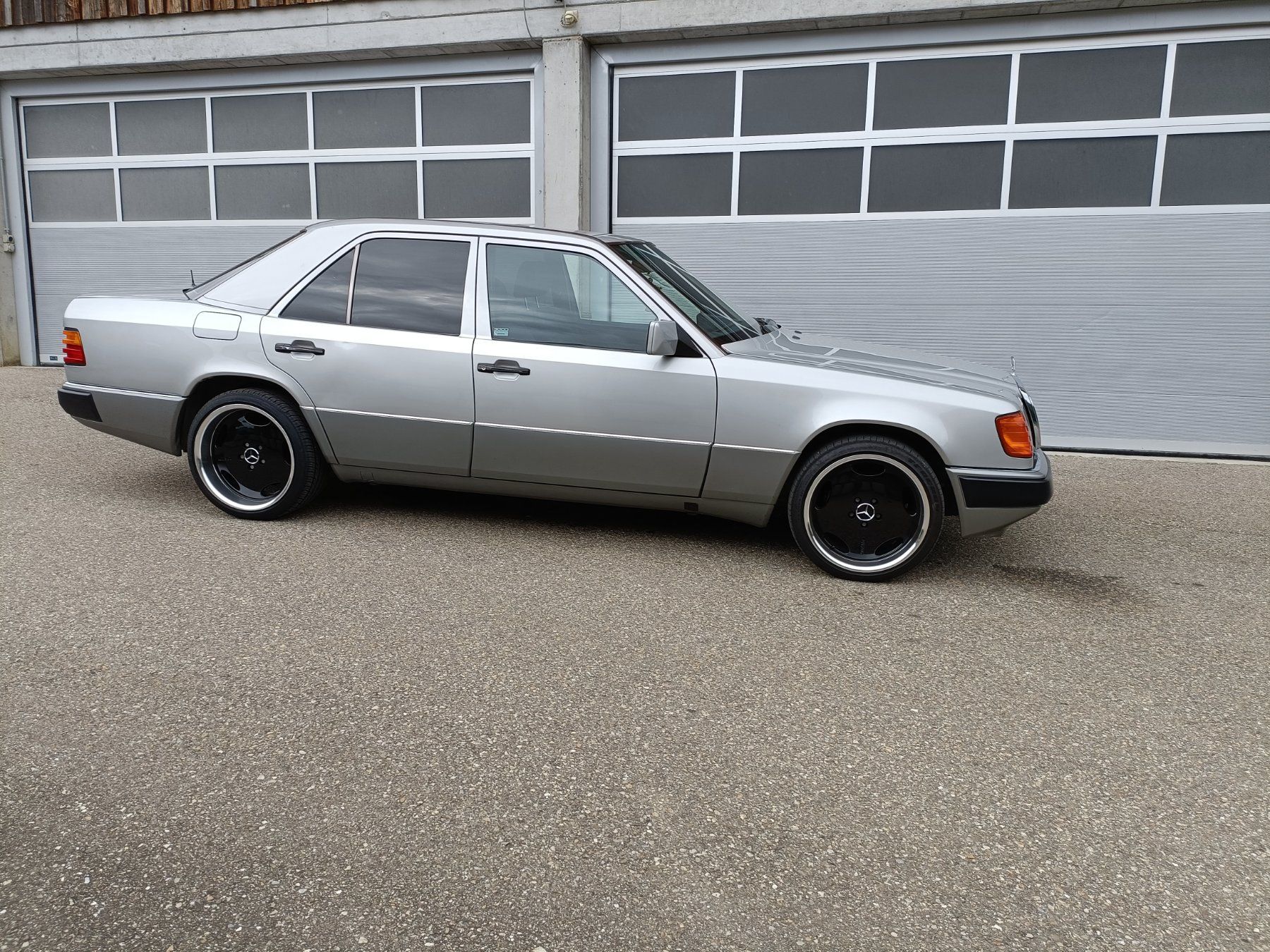Mercedes-Benz Automobili: Mercedes Benz 300E – Usato da Hergiswil LU venduto da Igrb 1
