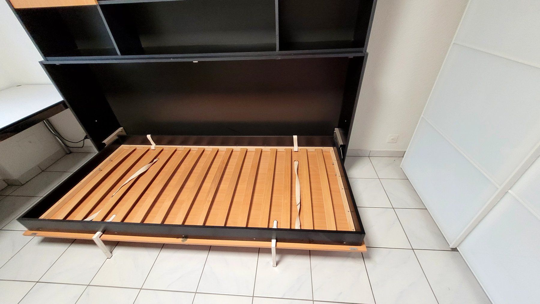 Letti: Schrankbett / Klappbett mit Regal – Usato da Schwadernau venduto da Blueray 2