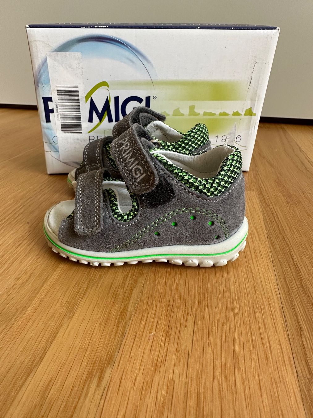 Primigi Scarpe per ragazzi: Primigi Sandalen grau Kinder Grösse 19 Originalbox – Nuovo (secondo la descrizione) da Unterägeri venduto da StefanGekko