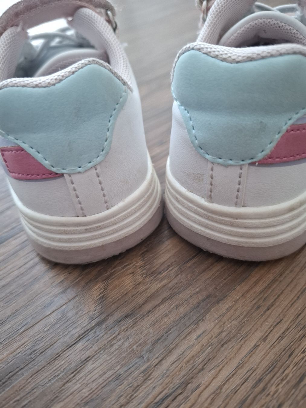 Bench Scarpe per ragazze: Bench Kinderschuhe, Grösse 27 – Usato da Hettlingen venduto da Simona_26 2