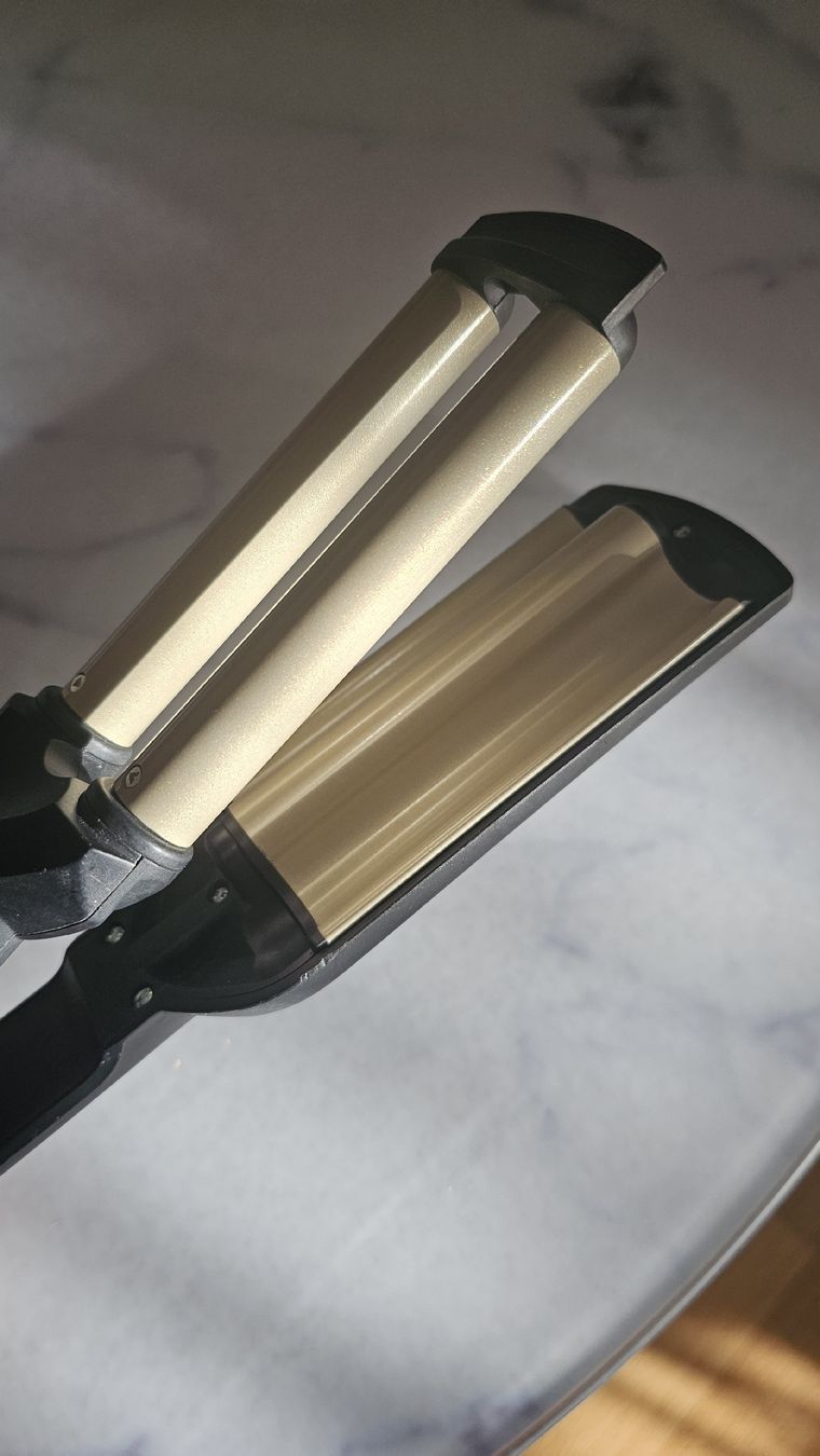 BaByliss Piastre & Arricciacapelli: Babyliss Lockenstab – Nuovo (secondo la descrizione) da Urtenen-Schönbühl venduto da DoubleBass