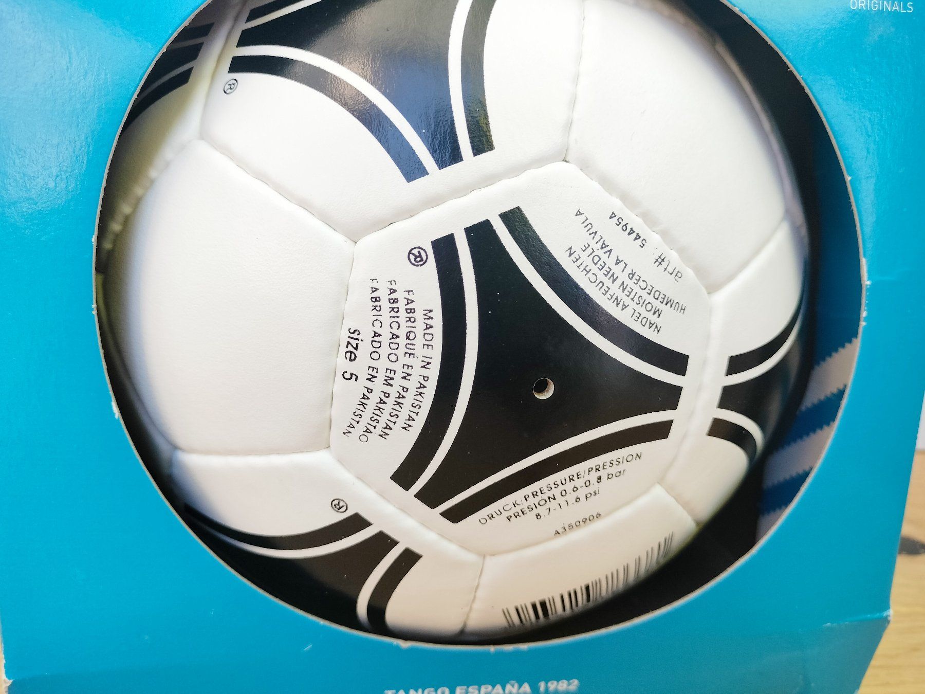 Adidas Bälle: Original Adidas Matchball 1982 in OVP – Neu (gemäss Beschreibung) aus Wil SG von kaizzen 6