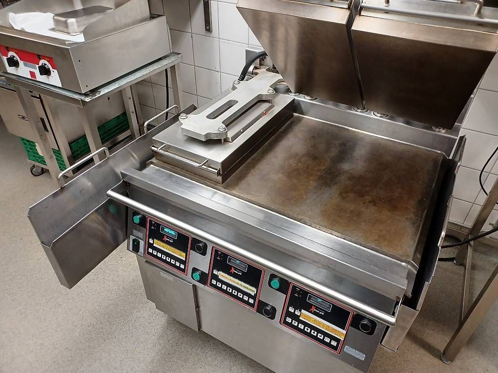 Elettrodomestici da cucina: Grill I Bräter Garland XE36 – Usato da Wolhusen venduto da Gastrorampe 2