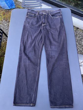 COS Jeans Relaxed Fit Size 31/32 Straight Leg Dark Wash