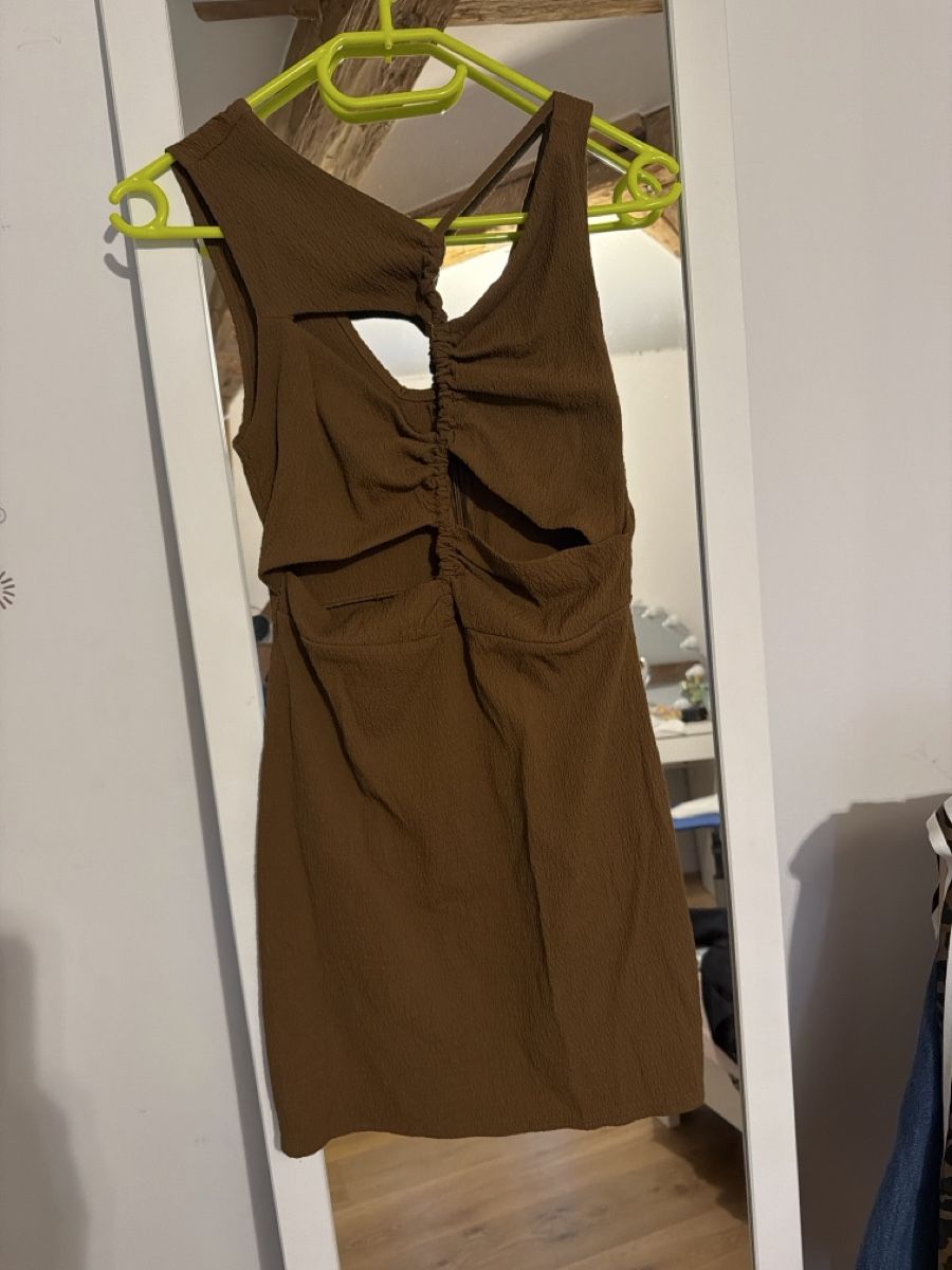 Pull&Bear Vestiti: Kleid PULL&BEAR braun Grösse M (s)guter Zustand – Usato da Moudon venduto da patricia115