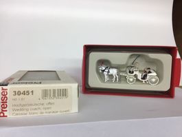 Preiser Hochzeitskutsche Nr. 30451 weiss, 1:87