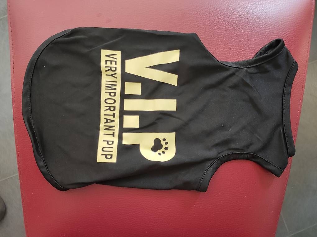 Abbigliamento: Hundekleidung neu – Usato da Biel/Bienne venduto da Tonkinn 1