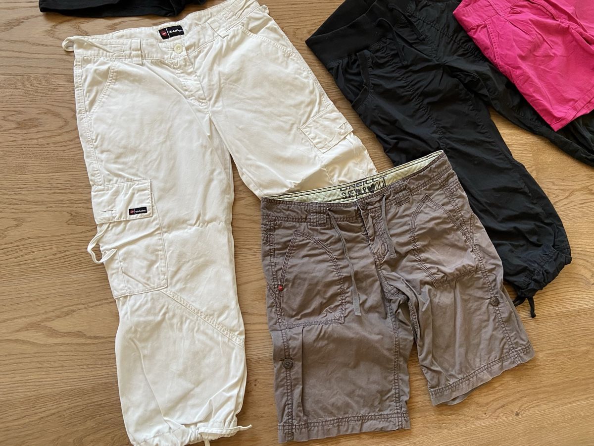 Lotti di vestiti: Kurze Hosen Gr. M/L – Usato da Lützelflüh-Goldb venduto da N.H. 1
