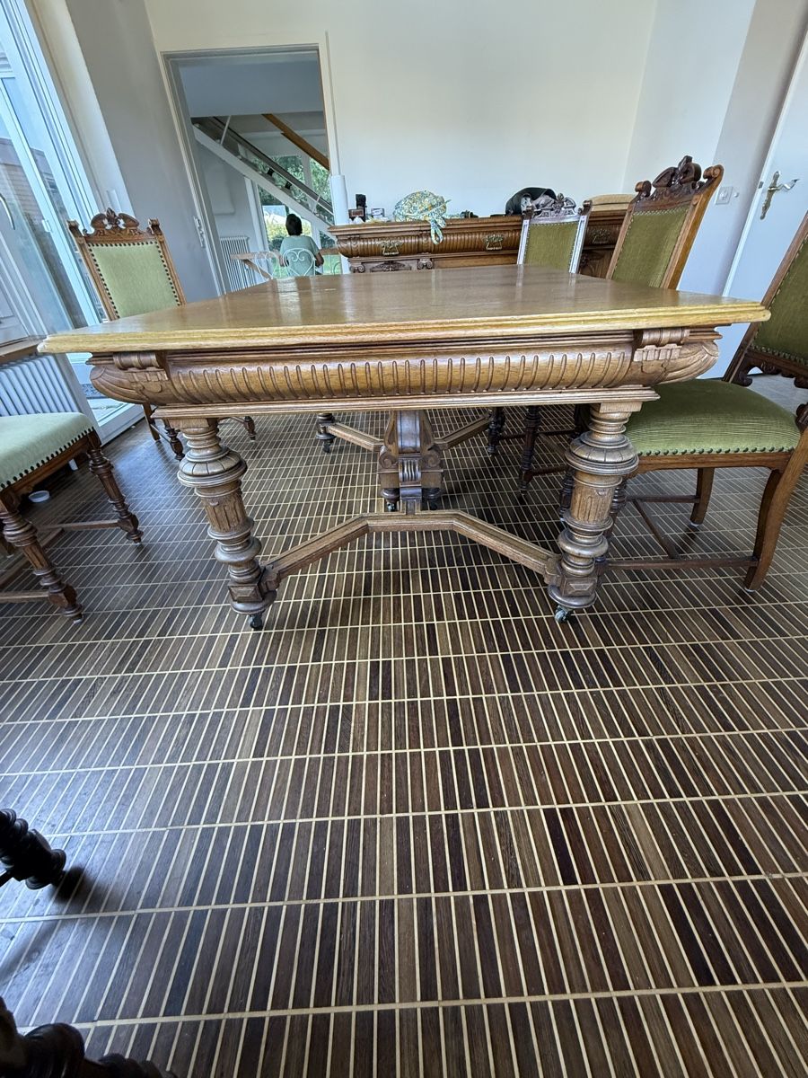 Tischset: Antique Oak Dining table and Chairs set – Gebraucht aus Reinach BL von rom_jb5y 7