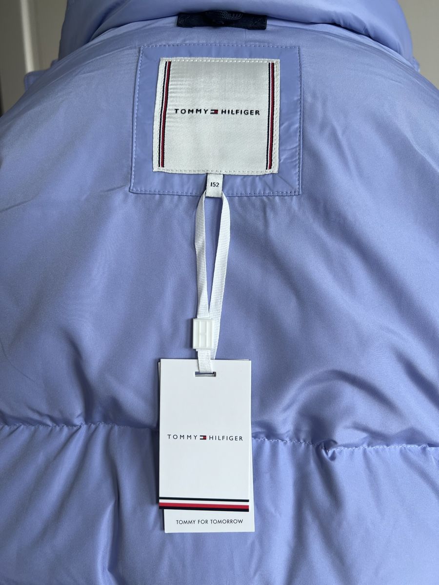 Tommy Hilfiger Giacche & Cappotti: Tommy Hilfiger Girls Essential Down Jacket - Vintage Iris – Nuovo (secondo la descrizione) da Bäretswil venduto da esthersitak 4