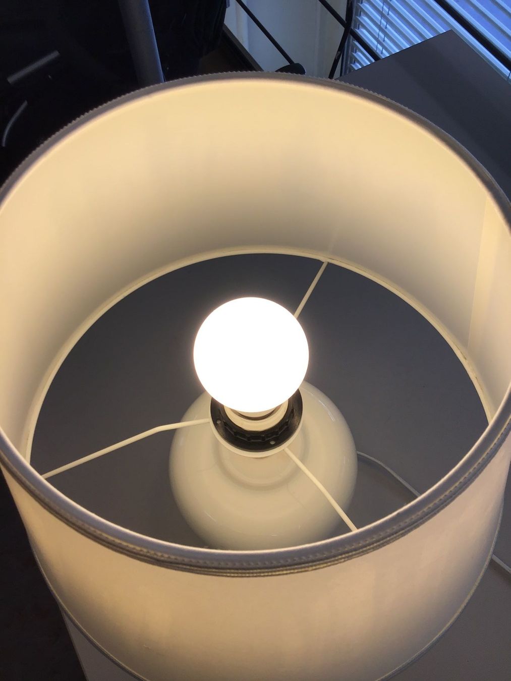 Lampen: Tischlampe weiss Keramik – Gebraucht aus Dübendorf von sdbu-frappant 2