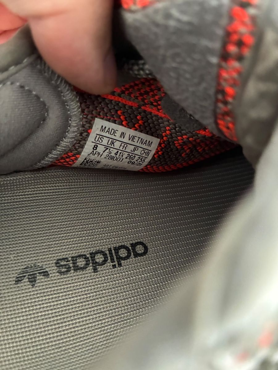 Adidas Chaussures hommes: Adidas Yeezy Boost 350 V2 "Beluga" – Neuf (Voir description) à Rümlang par zuerichsecondhand 1