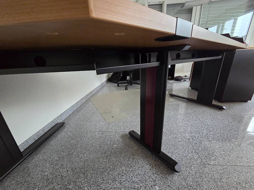 Scrivanie: Vitra Bürotisch – Usato da Wollerau venduto da LidijaH 1