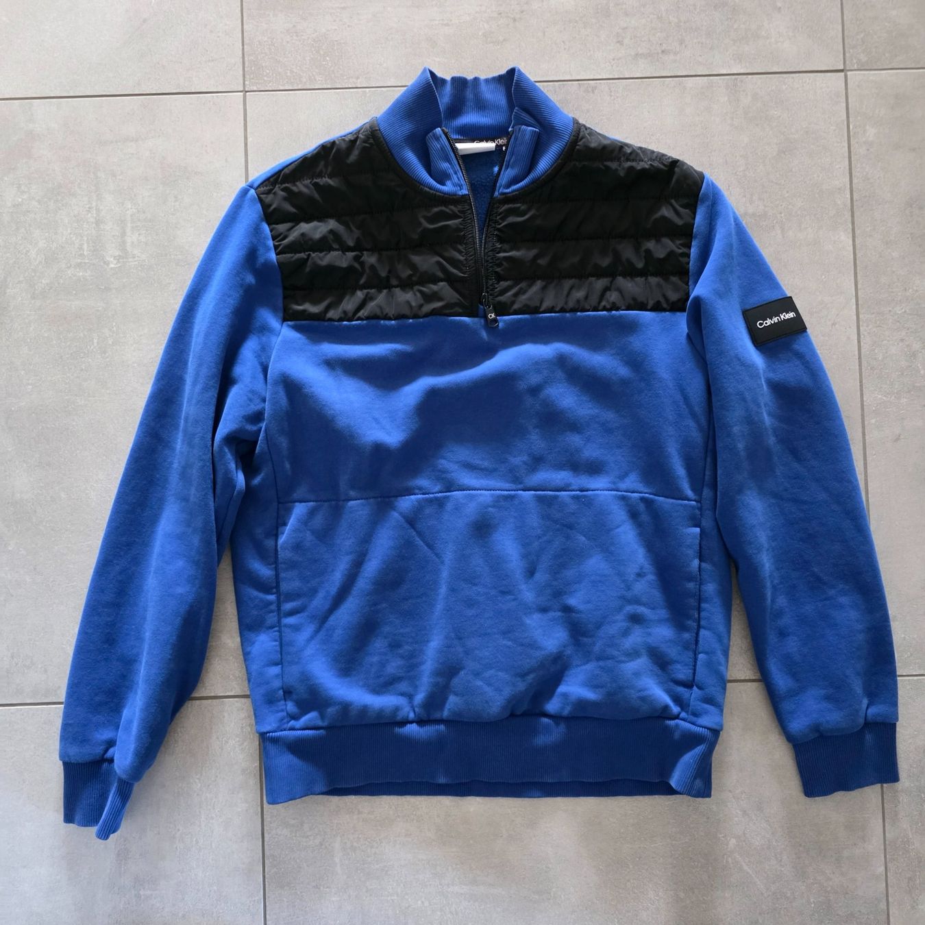 Calvin Klein Pullover & Sweatshirts: Pullover Calvin Klein blau schwarz Grösse M – Gebraucht aus Bern von Tommy.Z