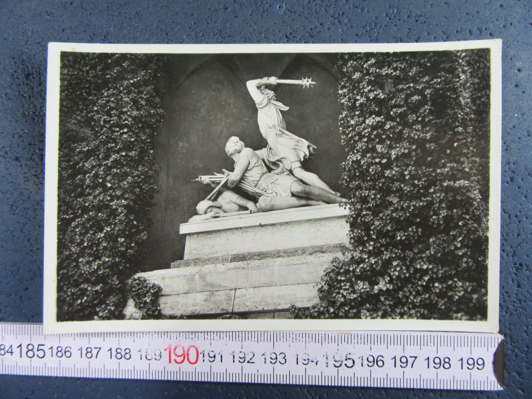 Cartes postales: STANS ONW AK WINKELRIED-DENKMAL – D'occasion à Ettingen par Hausi4711