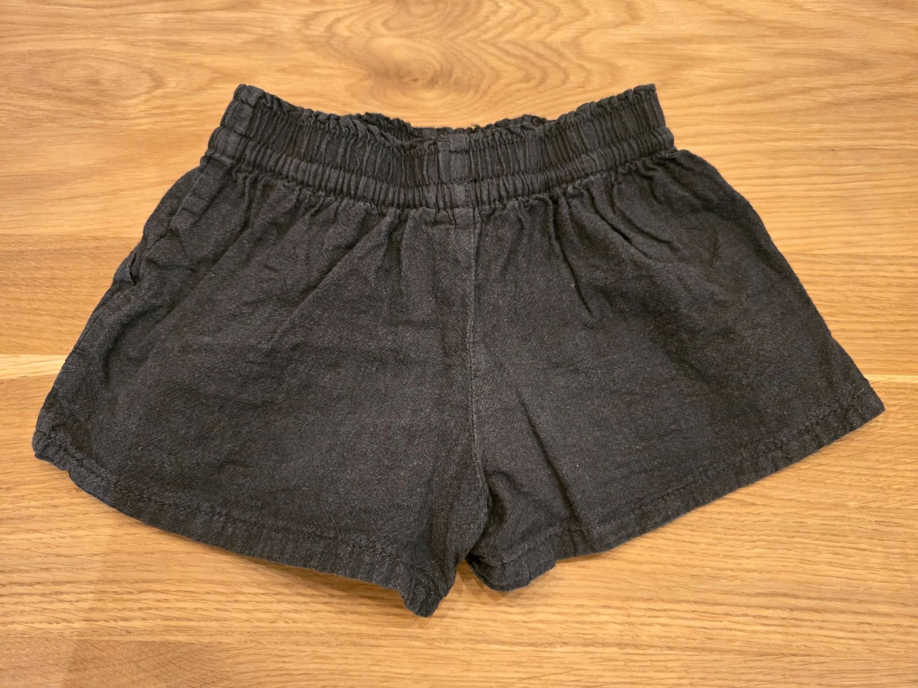 H&M Pantaloni: Shorts Gr. 98 – Usato da Zäziwil venduto da Seisler 1