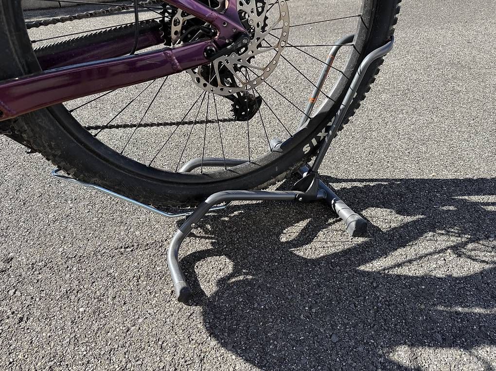 Cavalletti per biciclette: Support pour vélo  – Usato da Essertines-sur-Yverdon venduto da Tetard88 3