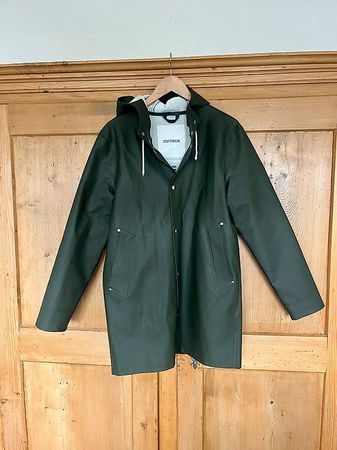 Stutterheim Regenjacke / Regenmantel Grösse S in Dunkelgrün