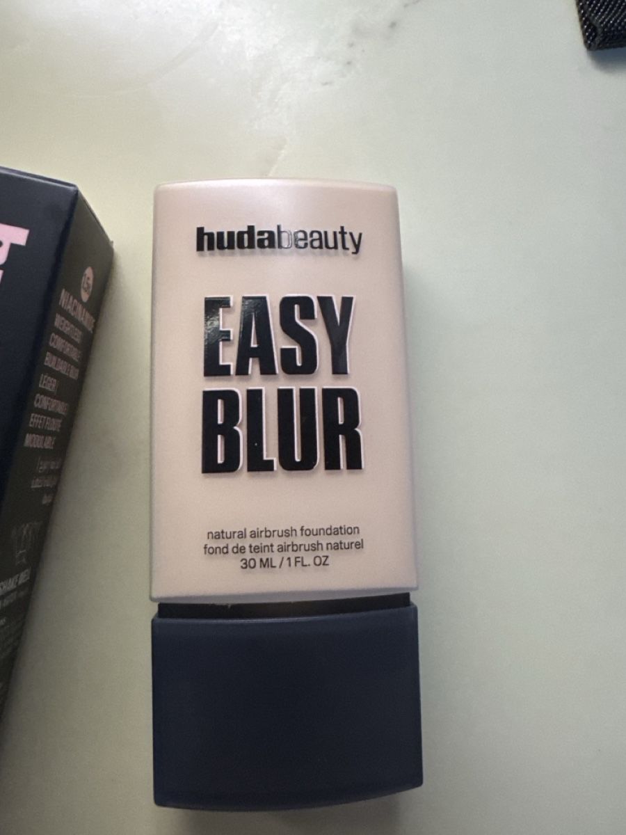 Huda Beauty Make-up: Huda Beauty Foundation – Nuovo (secondo la descrizione) da Lotzwil venduto da meeli0608 1