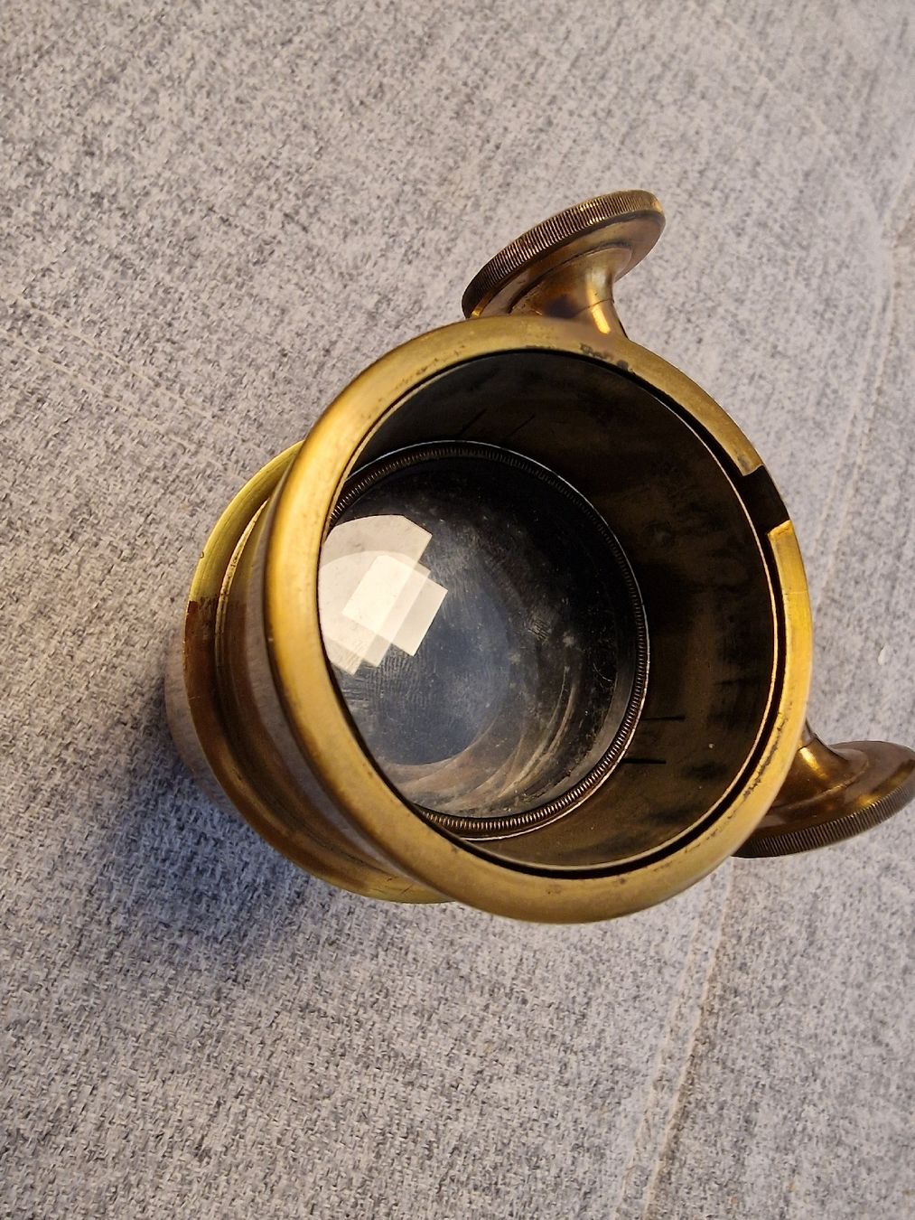 Sonstiges zu Optik: Microscope ancien en laiton, marque Eugen Bauer, état défect – Defekt aus La Chaux-de-Fonds von Ric_m628 2