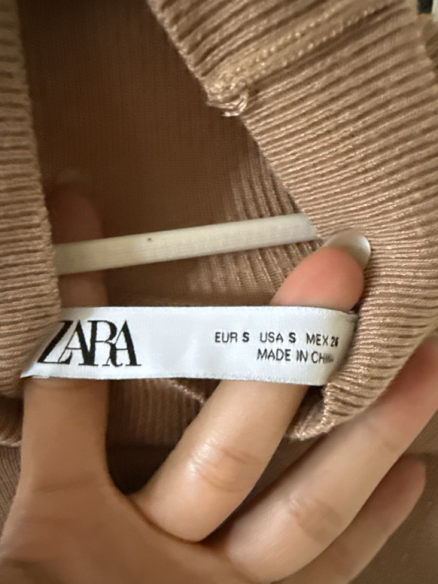 Zara Tops: Zara Turtleneck Pullover Beige Size S – Gebraucht aus Zürich von dam_t7hk 1