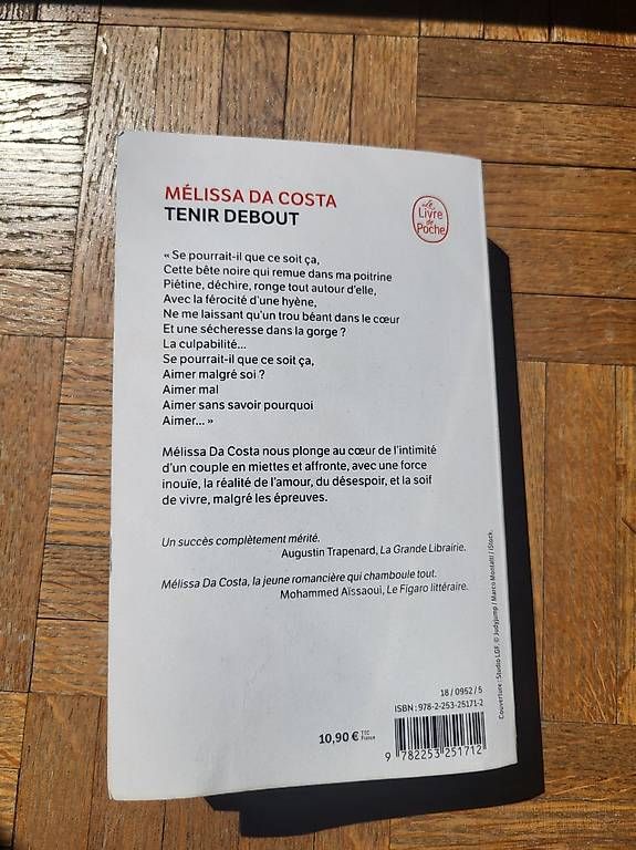 Bücher: Tenir debout de Mélissa da Costa – Gebraucht aus Lausanne von sar_yyb7 1