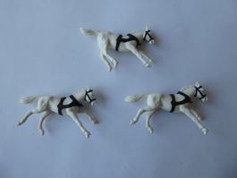 3 weisse Timpo Toys Pferde, 9cm - passend zu Kutschen