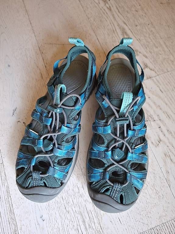 Chaussures femmes: Trekkingsandale Gr. 39 KEEN neuwertig – D'occasion à Uetendorf par Ladouce 1