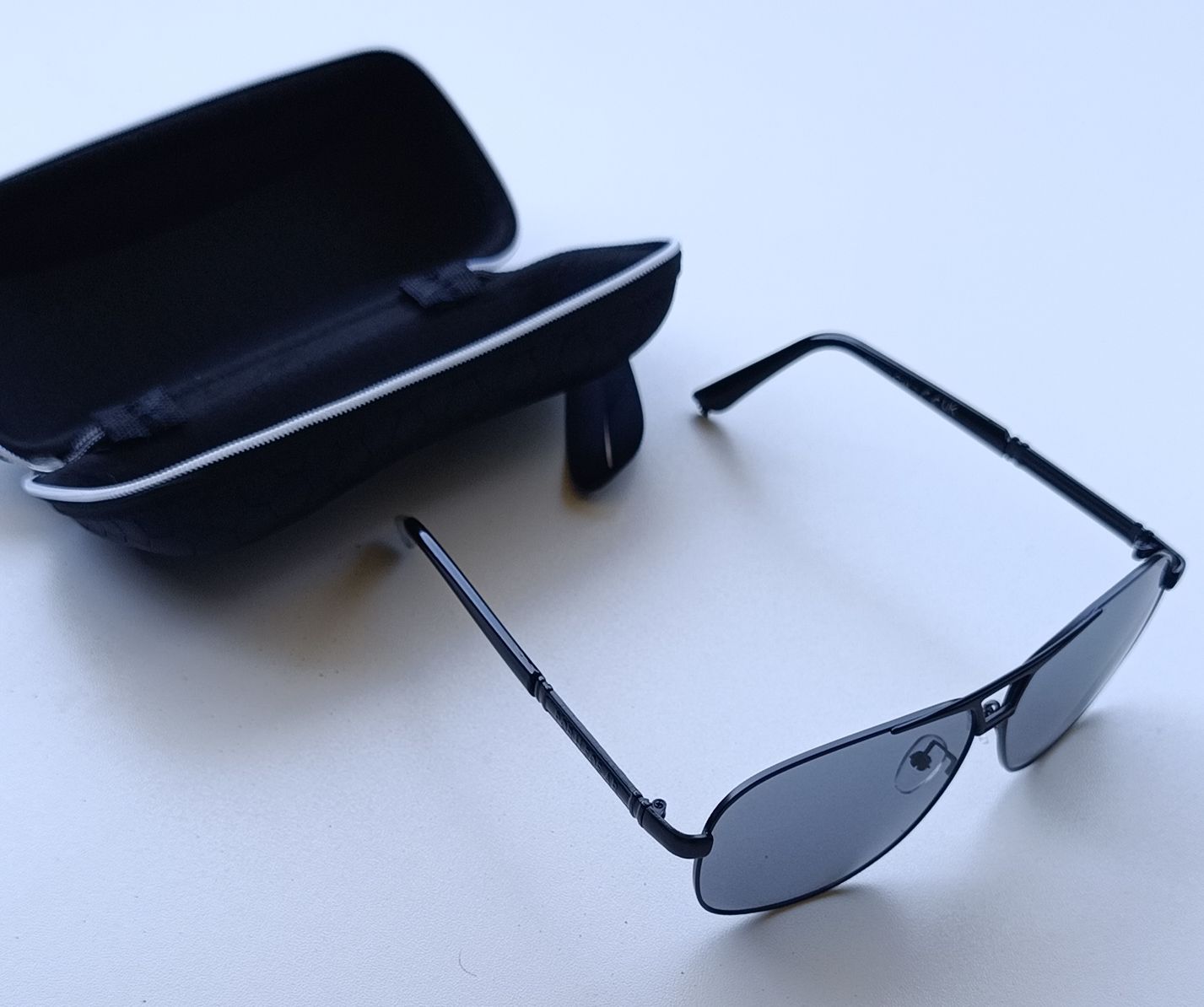 Occhiali & Lenti: Sonnenbrille schwarz mit Etui Neu – Nuovo (secondo la descrizione) da Trimbach venduto da lysy507777
