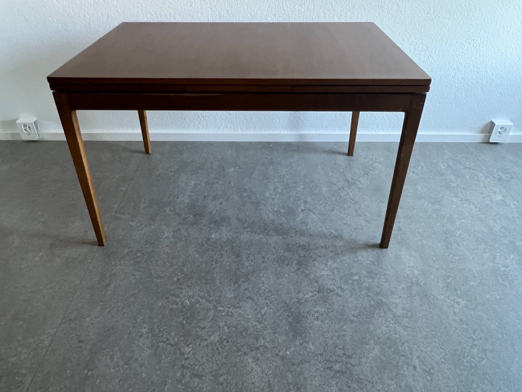 Tische: Tisch und 4 Stühle – Gebraucht aus Zetzwil von Friedl 1
