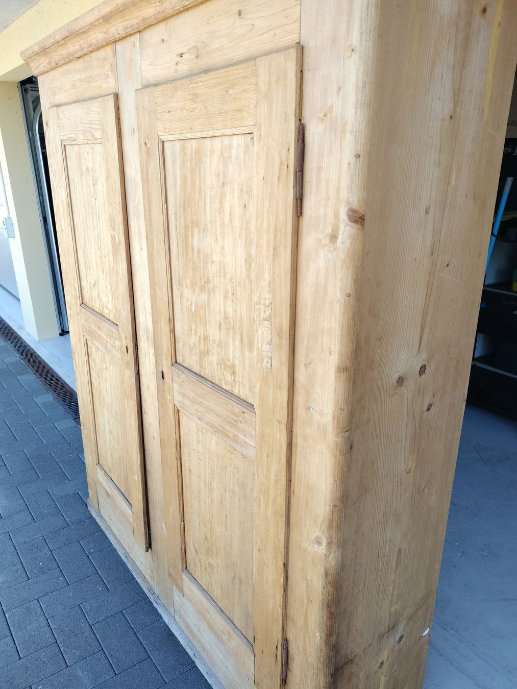 Armoires: Holzschrank – D'occasion à Bühl BE par VW612 1